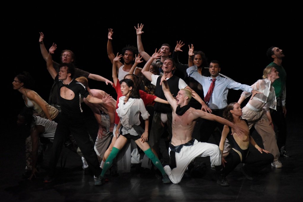 Programme Childs, Carvalho, Laseindra, Doherty, (LA) HORDE par le ballet national de Marseille © Caroline de Otero