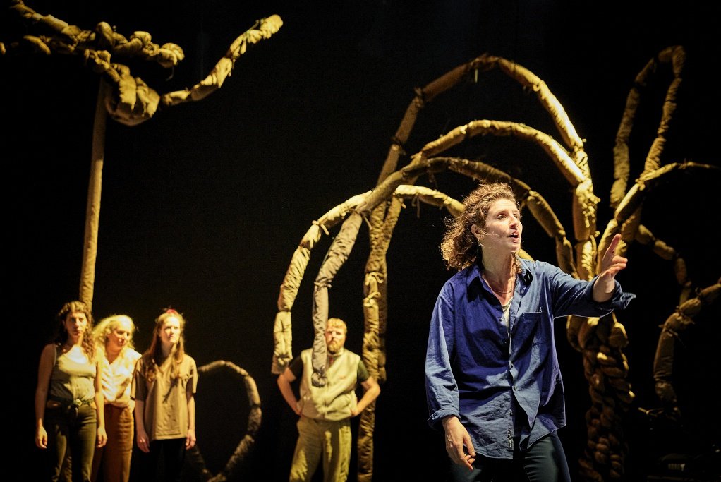 Nous étions la forêt - Cie La Vie est Grande - Agathe Charnet © Christophe Raynaud de Lage